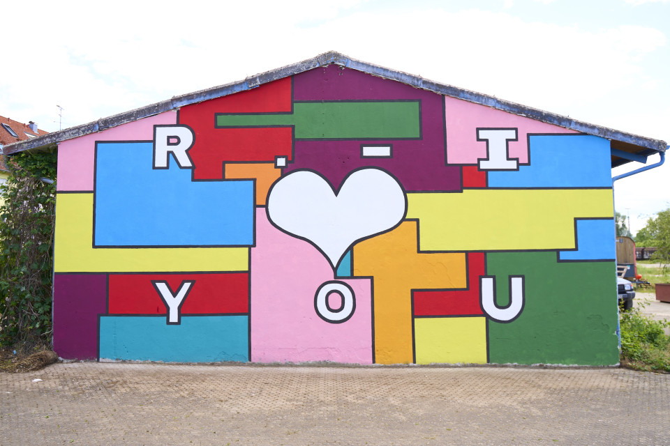R. – I Love You